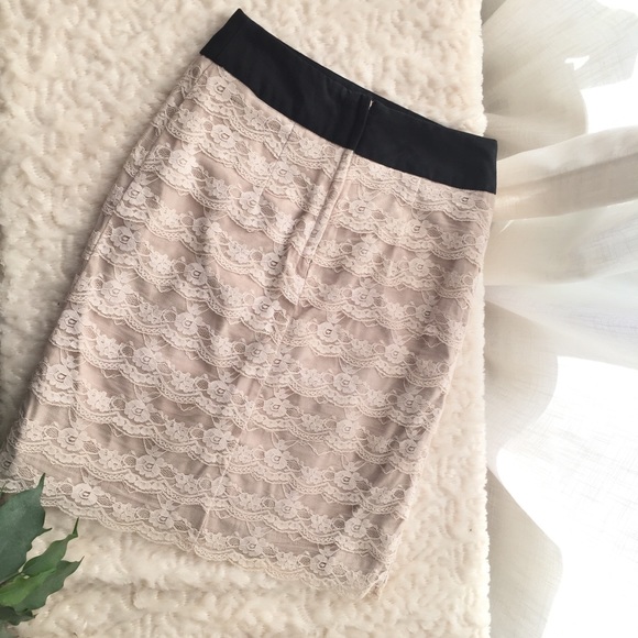 H&M tiered lace skirt size 2 - Picture 5 of 7